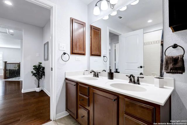 2911 Zurich, San Antonio, TX 78230
