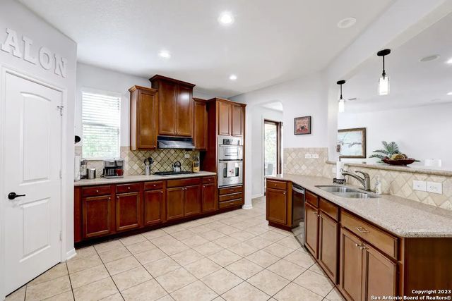 2911 Zurich, San Antonio, TX 78230