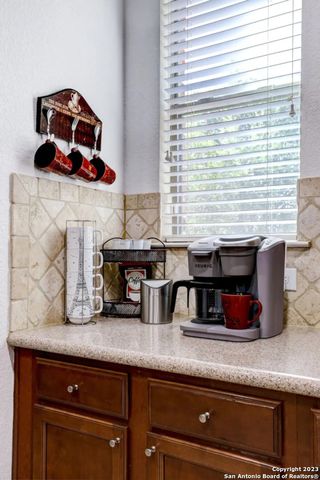 2911 Zurich, San Antonio, TX 78230