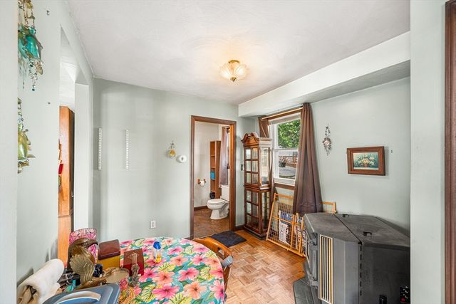 8 Myrtle St, Lynn, MA 01905