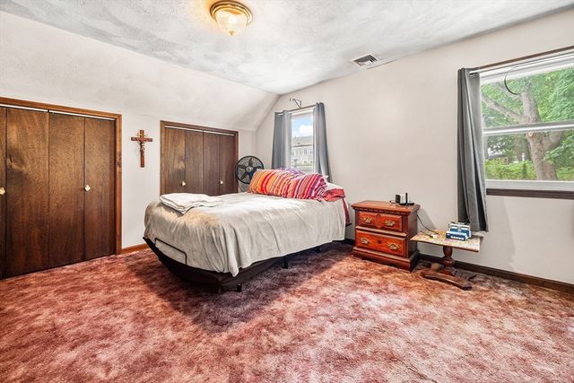 8 Myrtle St, Lynn, MA 01905