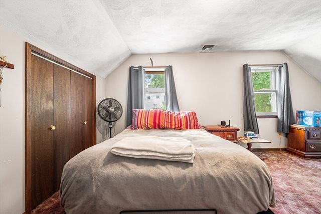 8 Myrtle St, Lynn, MA 01905