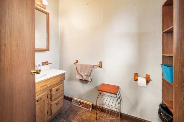 8 Myrtle St, Lynn, MA 01905
