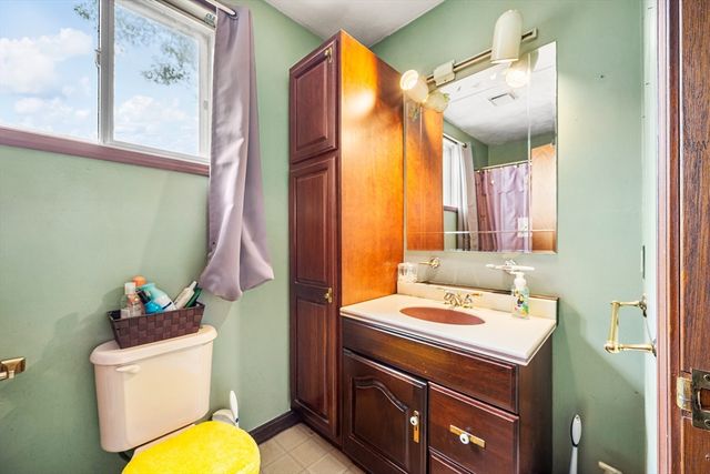 8 Myrtle St, Lynn, MA 01905