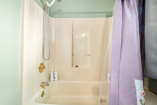 8 Myrtle St, Lynn, MA 01905