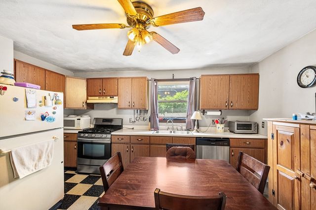 8 Myrtle St, Lynn, MA 01905