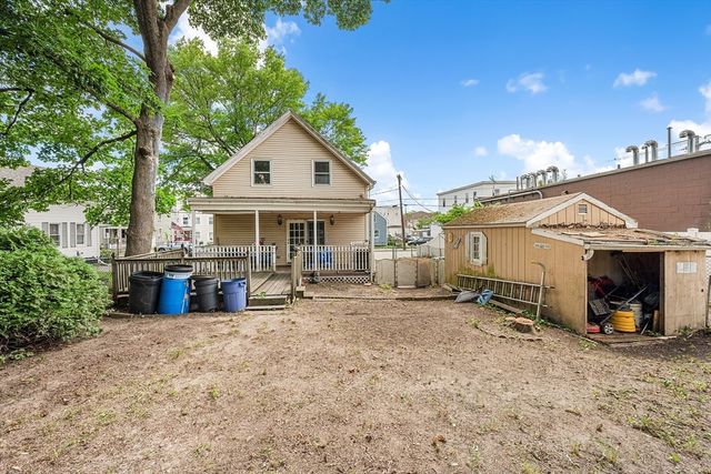 8 Myrtle St, Lynn, MA 01905