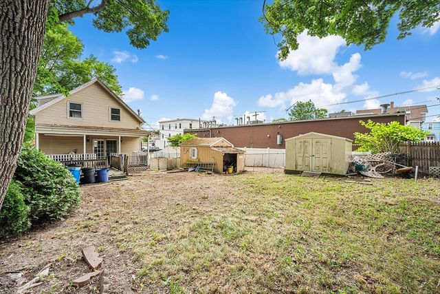 8 Myrtle St, Lynn, MA 01905