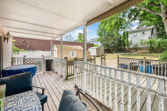 8 Myrtle St, Lynn, MA 01905