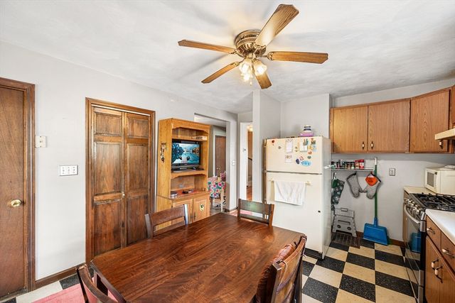 8 Myrtle St, Lynn, MA 01905