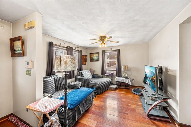 8 Myrtle St, Lynn, MA 01905