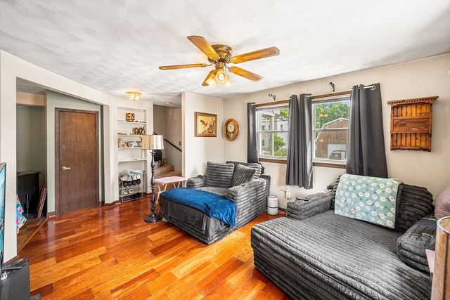 8 Myrtle St, Lynn, MA 01905