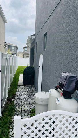 8565 LAMPPOST LANE, Orlando, FL 32832