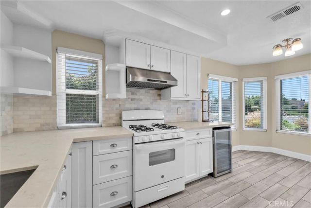 501 Roosevelt, Corona, CA 92879
