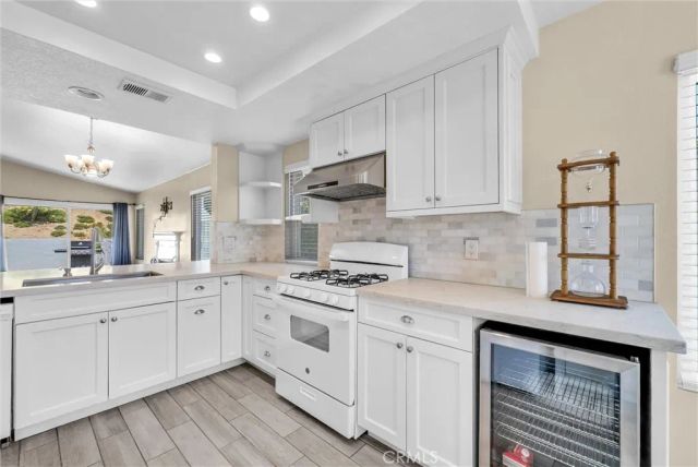 501 Roosevelt, Corona, CA 92879