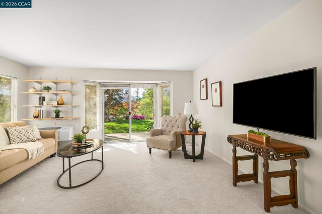 1201 Skycrest Dr 2, Walnut Creek, CA 94595