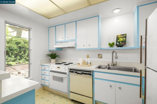 1201 Skycrest Dr 2, Walnut Creek, CA 94595