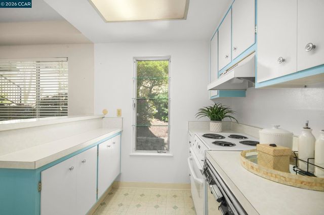 1201 Skycrest Dr 2, Walnut Creek, CA 94595