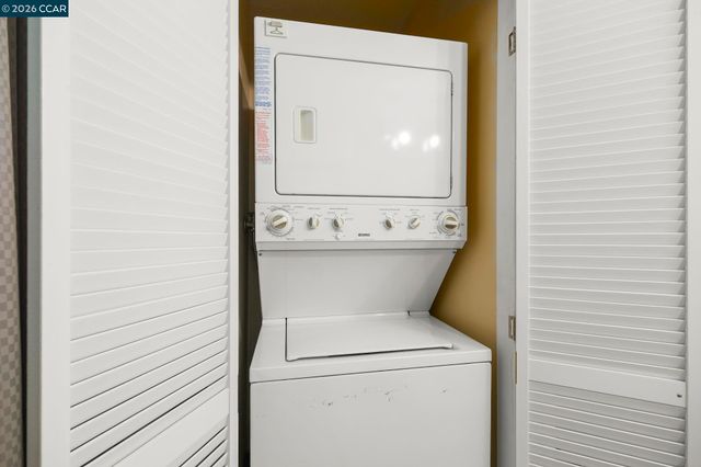 1201 Skycrest Dr 2, Walnut Creek, CA 94595