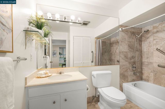 1201 Skycrest Dr 2, Walnut Creek, CA 94595