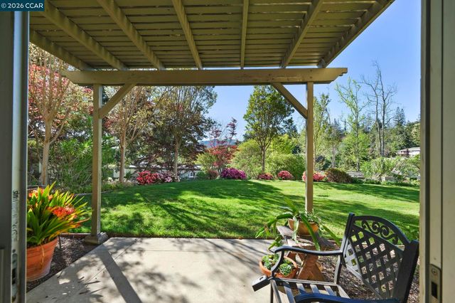 1201 Skycrest Dr 2, Walnut Creek, CA 94595