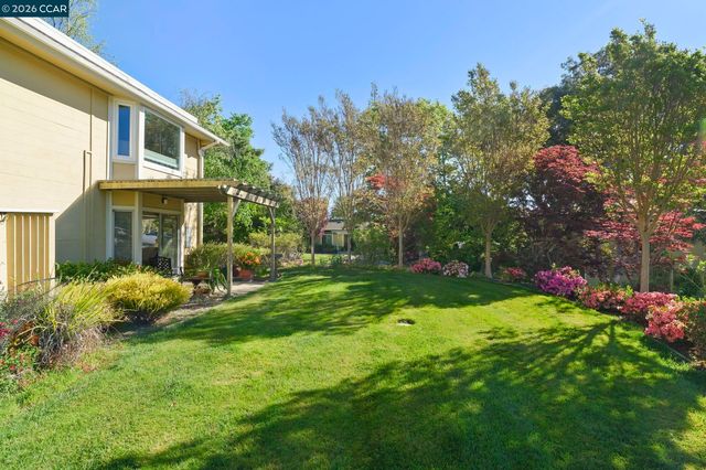 1201 Skycrest Dr 2, Walnut Creek, CA 94595