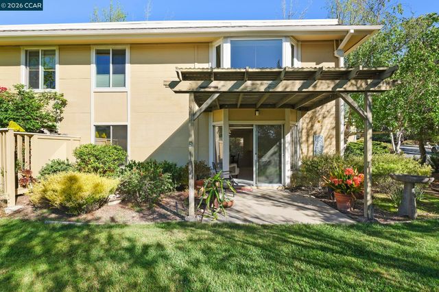 1201 Skycrest Dr 2, Walnut Creek, CA 94595