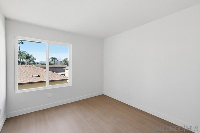 1020 E Washington Ave 107, Escondido, CA 92025