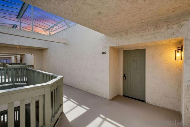 1020 E Washington Ave 107, Escondido, CA 92025