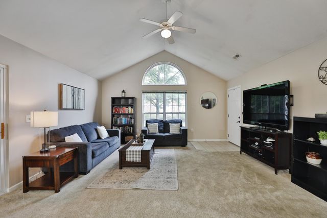 6828 Silverrock Drive, New Albany, OH 43054