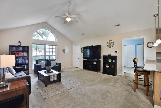 6828 Silverrock Drive, New Albany, OH 43054