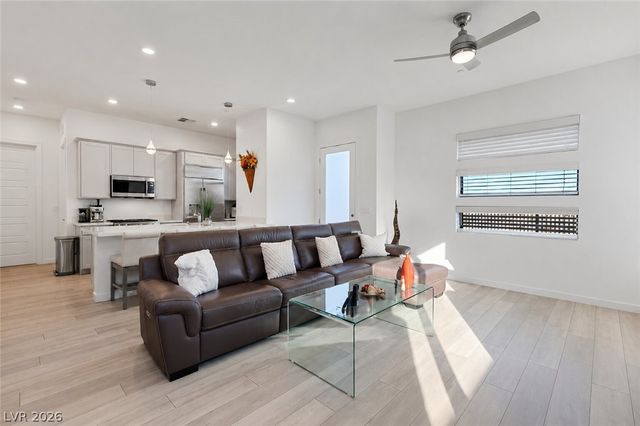 912 Allister Fields Lane, Las Vegas, NV 89138