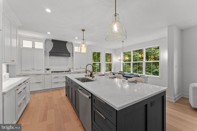 3 WHITWORTH AVE, Paoli, PA 19301