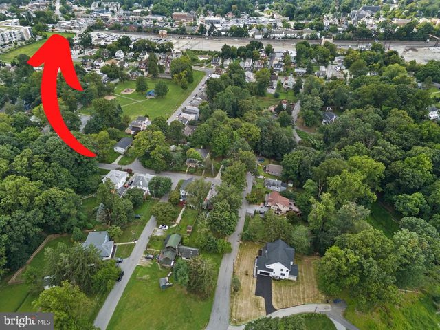 3 WHITWORTH AVE, Paoli, PA 19301