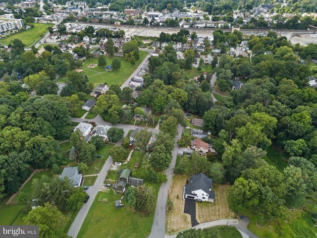 3 WHITWORTH AVE, Paoli, PA 19301