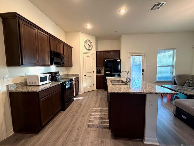 40087 Trace Ave, Prairieville, LA 70769