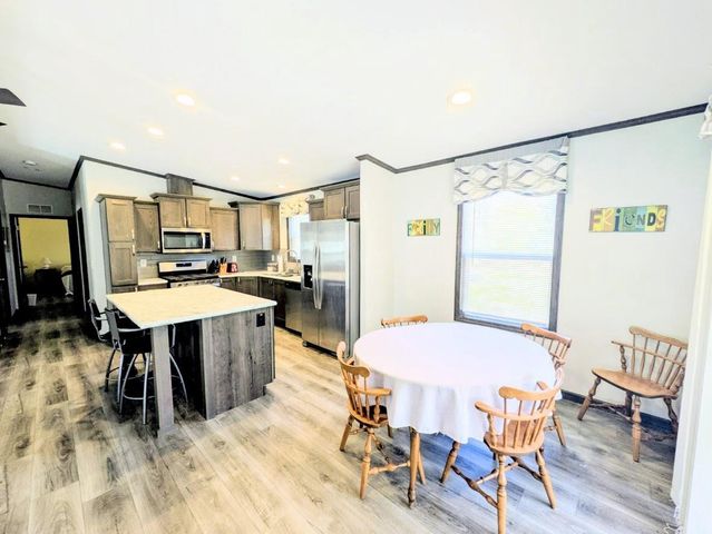 385 Ember Court, Oxford, WI 53965