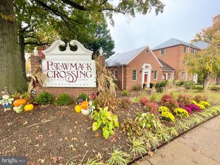 1602 W ABINGDON DR W #202, Alexandria, VA 22314