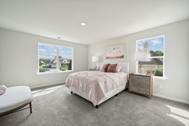 17 AVONWOODS CT, Staunton, VA 24401