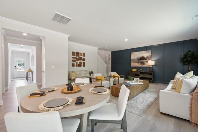 17 AVONWOODS CT, Staunton, VA 24401