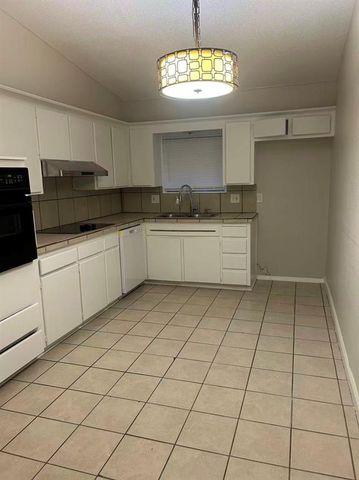 4833 EW Elmview Drive, Del City, OK 73115