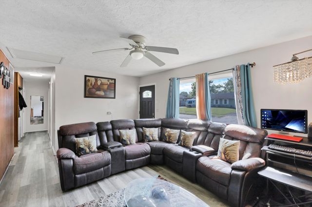 7400 Marlan Avenue, Reynoldsburg, OH 43068