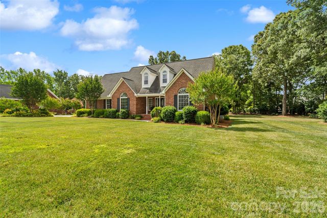1135 Hunter Trail Court, Rock Hill, SC 29730