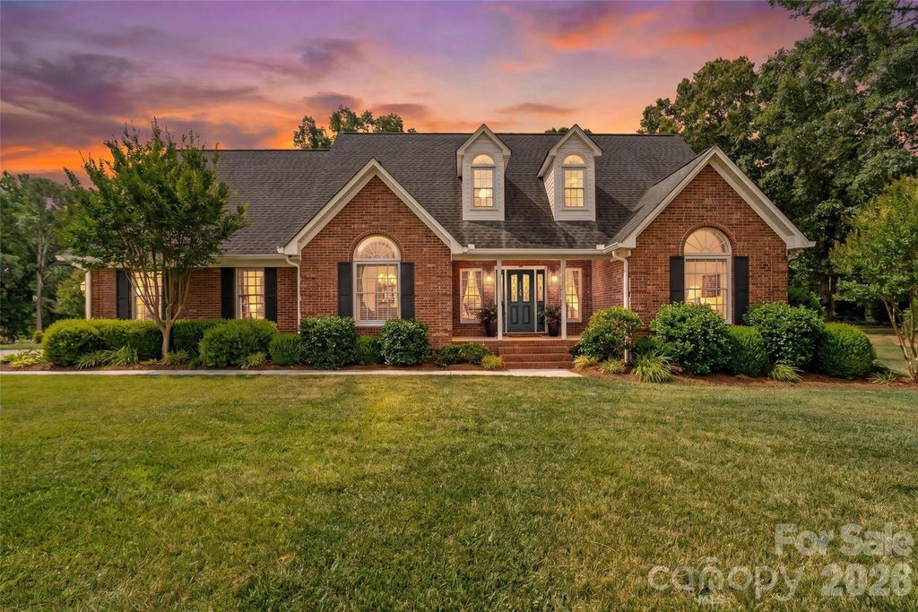 1135 Hunter Trail Court, Rock Hill, SC 29730