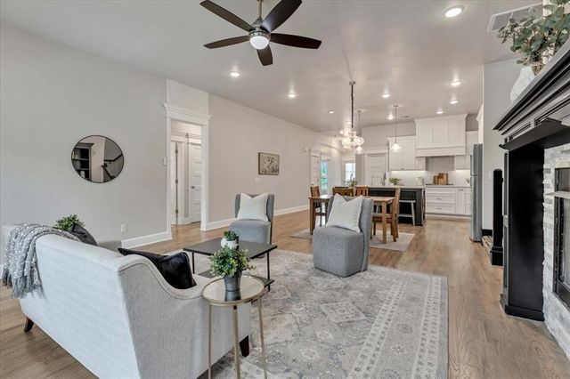 10713 Wild Horse Creek Drive, Yukon, OK 73099