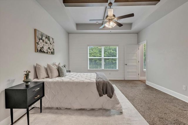 10713 Wild Horse Creek Drive, Yukon, OK 73099