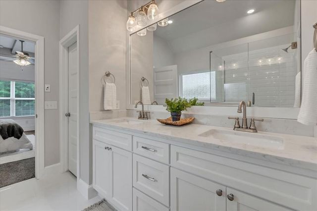 10713 Wild Horse Creek Drive, Yukon, OK 73099