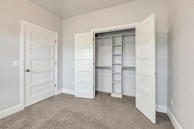 10713 Wild Horse Creek Drive, Yukon, OK 73099