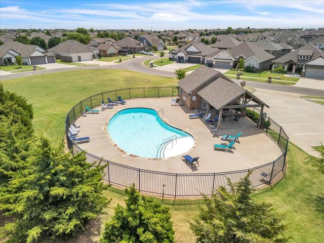 10713 Wild Horse Creek Drive, Yukon, OK 73099