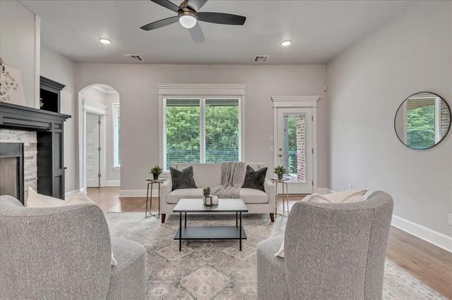 10713 Wild Horse Creek Drive, Yukon, OK 73099